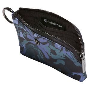 Lululemon Clippable Card Pouch Flower Meld Mini Multi / Graphite Grey / Gunmetal